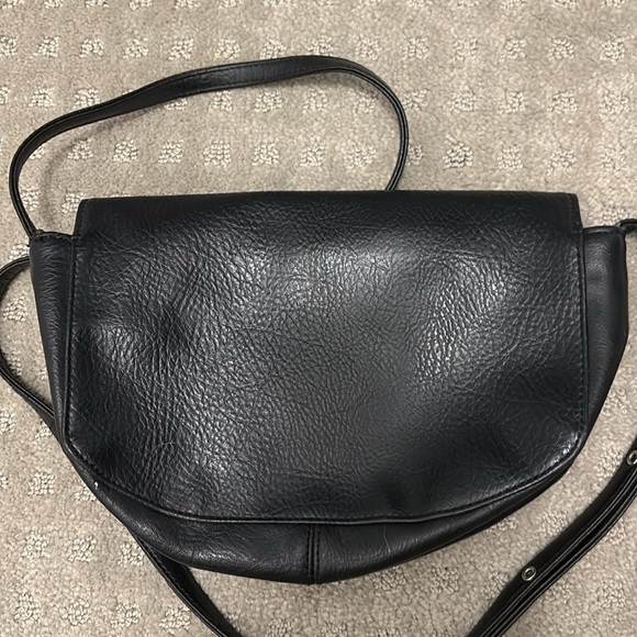 Matt and Nat Cross Body - Black - Picture 6 of 6